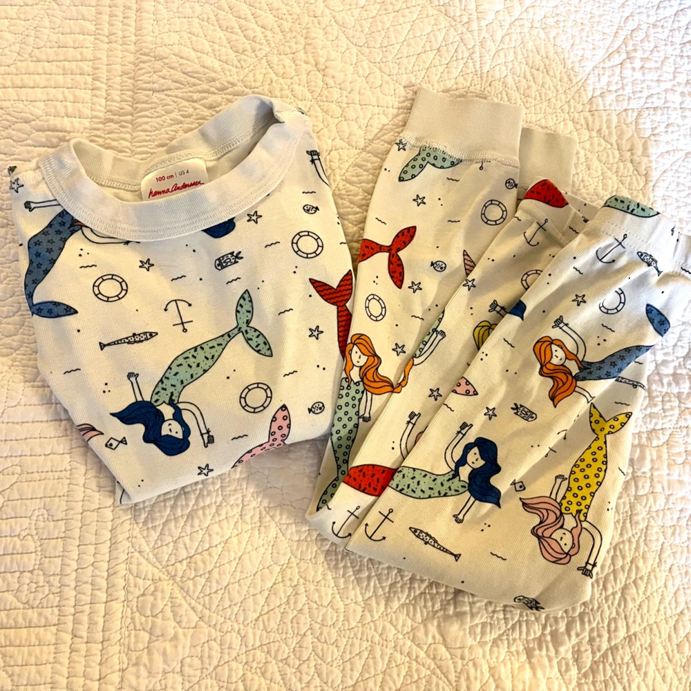 Hanna mermaid pajamas size 4
